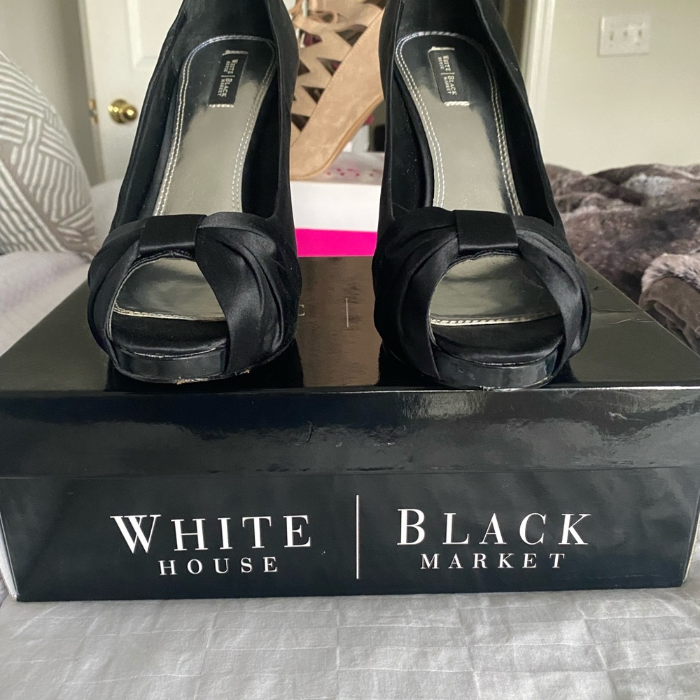 White House Black Market women’s size 11 Black Pump